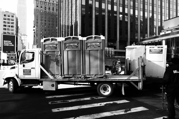 Best Porta potty rental near me  in Perry, MI